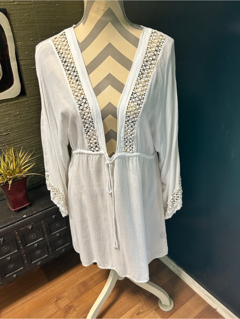 RAVIVA White Cotton Boho Top Ladies V-Neck Bathing Suit Cover Up Preowned Large